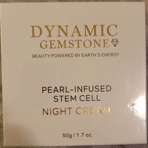 Dynamic Gemstone Pearl-Infused Night Cream